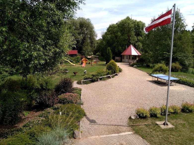 Hotel Viesu Nams Zala Sala Litavniki Exterior foto